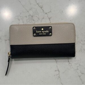 Kate Spade Black and Tan Wallet